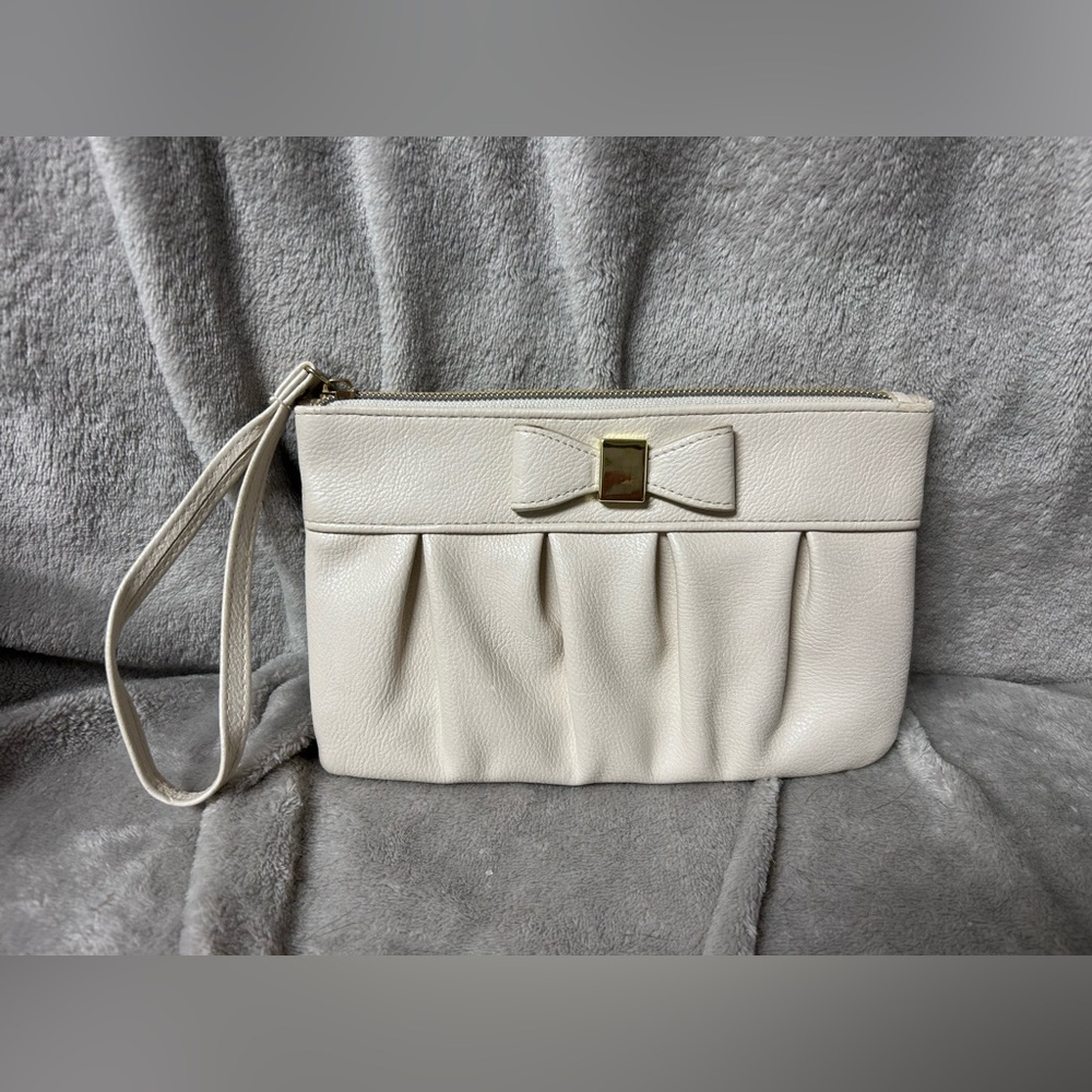 Bow Wristlet Wallet